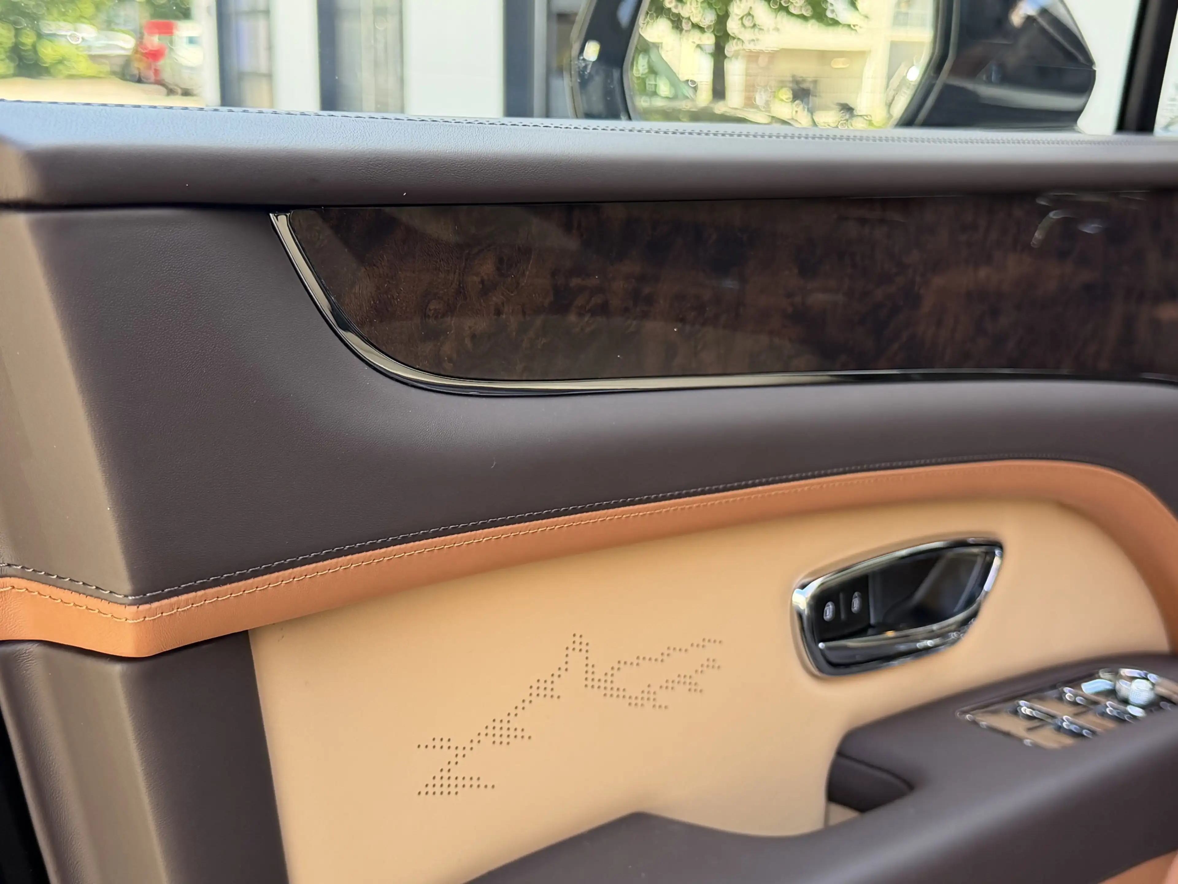 Bentley Bentayga V8 Artenara *Standhzg.*AHZV* — photo 13
