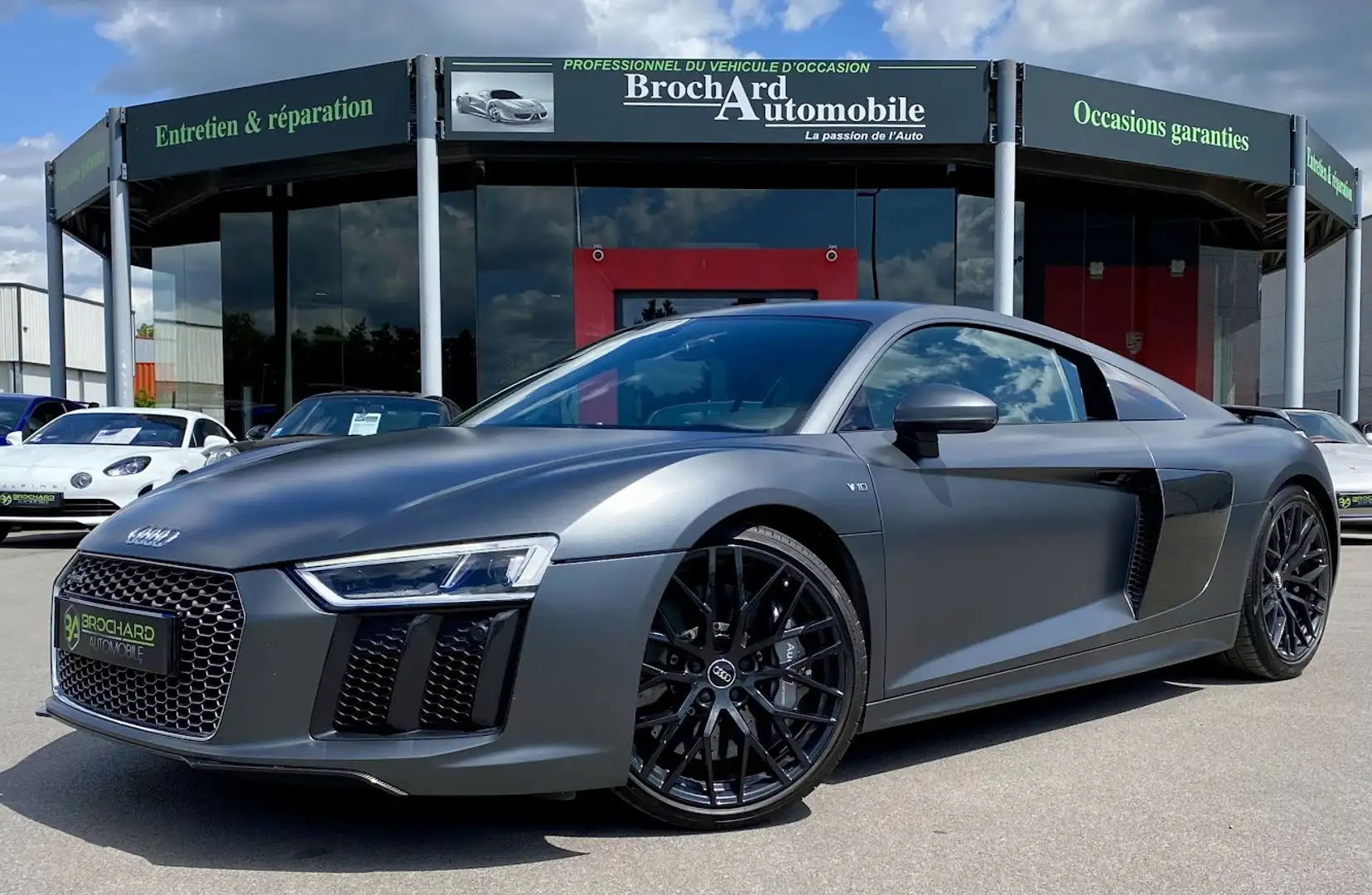 Audi R8 V10 PLUS Coupe / 5.2l V10 610 CH S-TRONIC 7 Quattr Gris - 1