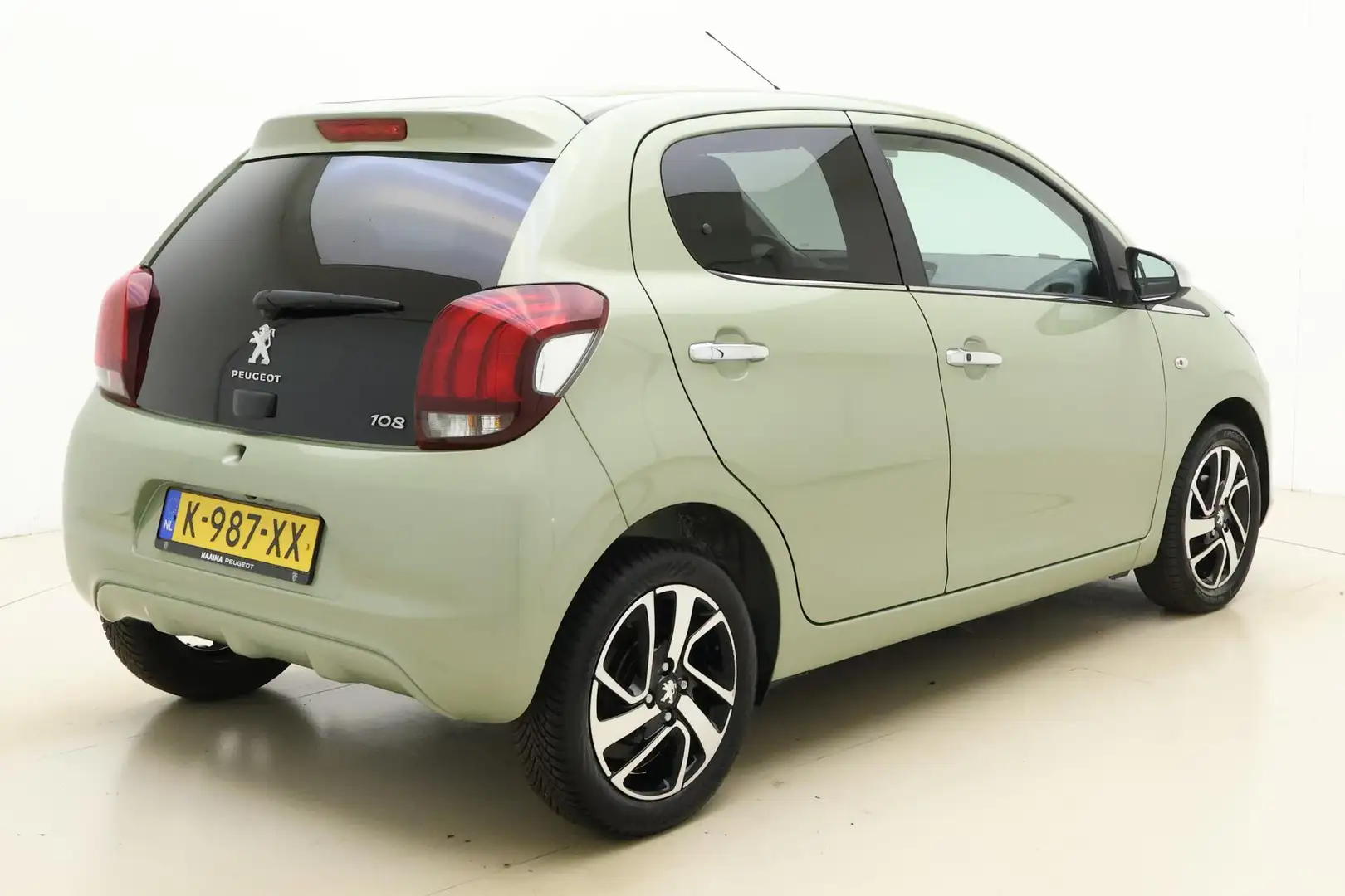 Peugeot 108 1.0 e-VTi Allure | Navigatie | Camera | Keyless En Verde - 2