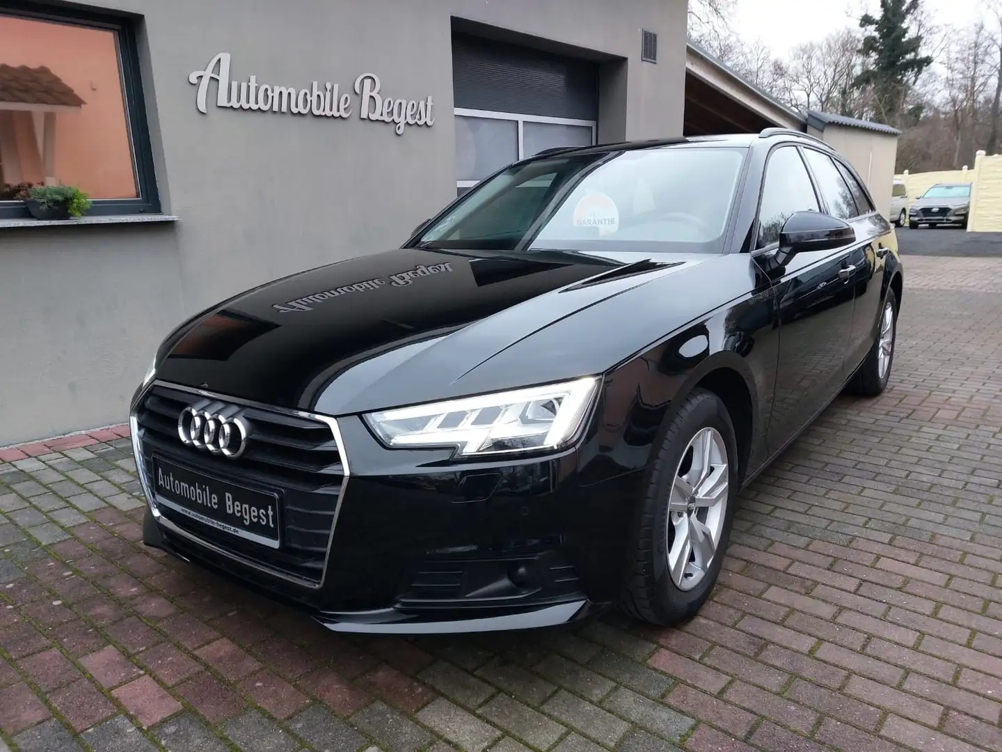 Audi A4 Avant 35 TFSI 1.HD+31TKM+KAMERA+LED+GARANTIE Noir - 1