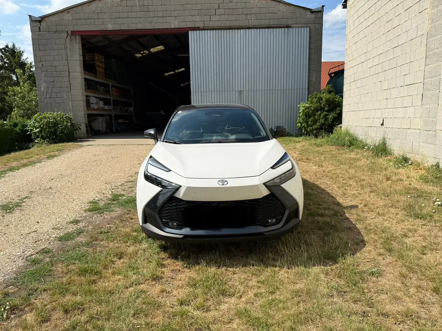 Toyota C-HR C-HR 2,0 Hybrid E-CVT 4WD Lounge Lounge Weiß - 2