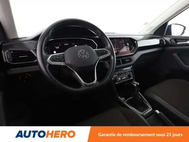 Volkswagen T-Cross view 11