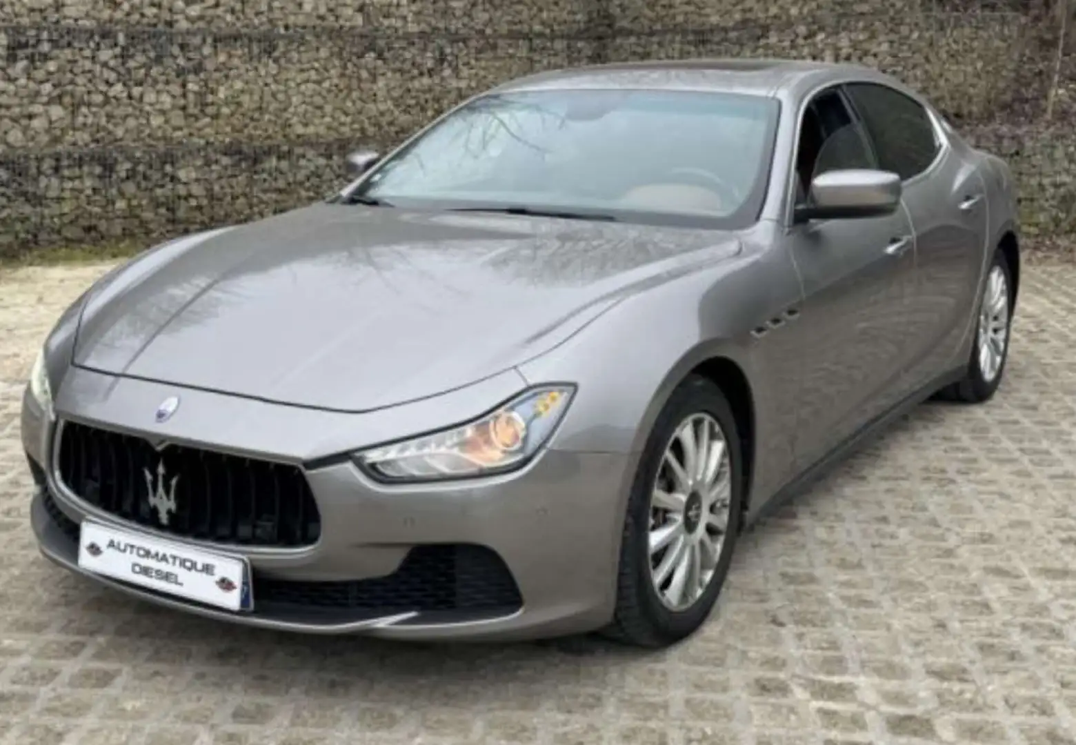 Maserati Ghibli Diesel Automatik  1-prop , carnet. à jour Blanc - 2