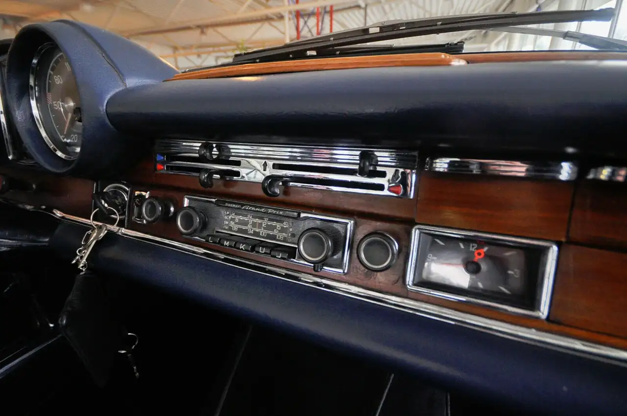 Mercedes-Benz 280 SE Hochkühler/H-Kennz./Restauriert", foto 5