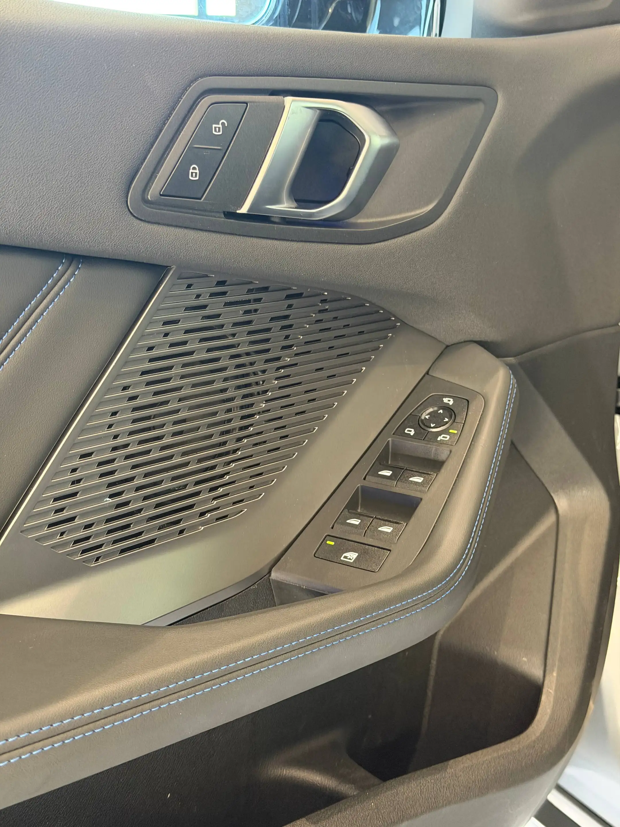 BMW 118 118 d M Sport — photo 14