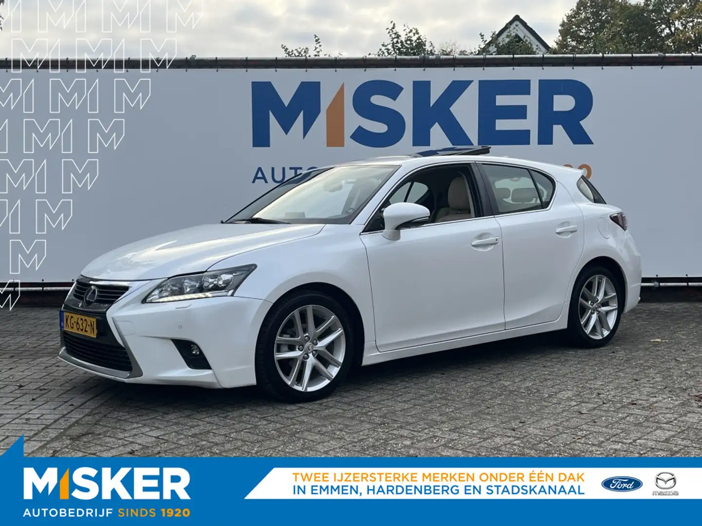 Lexus CT 200h Executive Blanc - 1