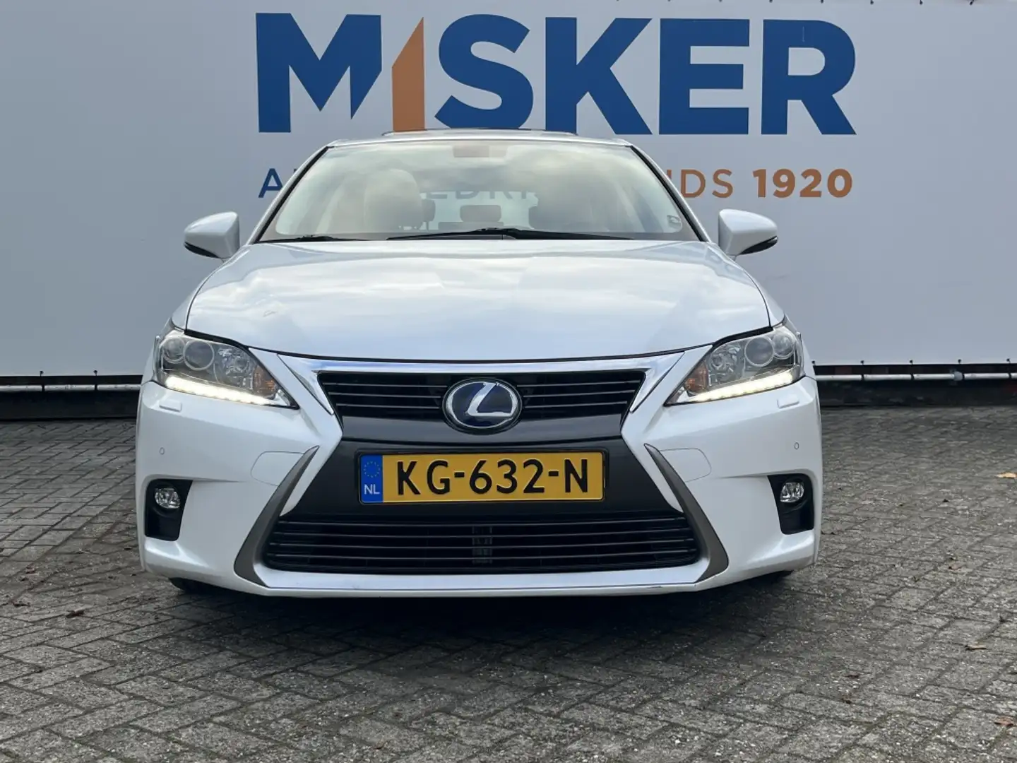 Lexus CT 200h Executive Blanc - 2