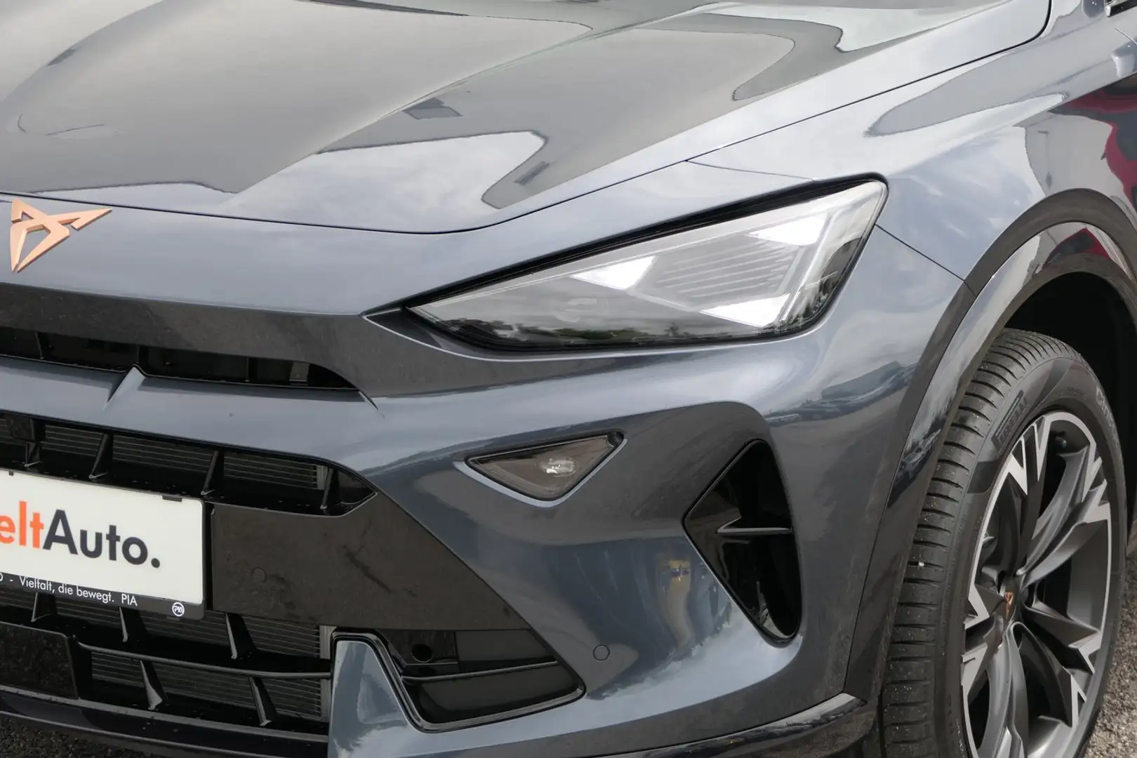 CUPRA Formentor 1.5 TSI 150 PS ACT Grau - 2