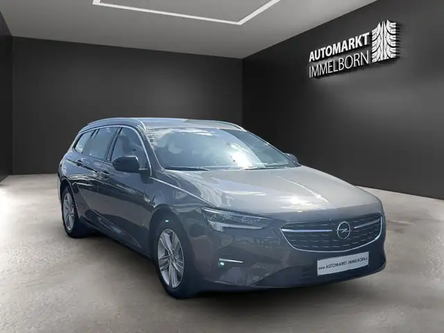 Opel Insignia view 2