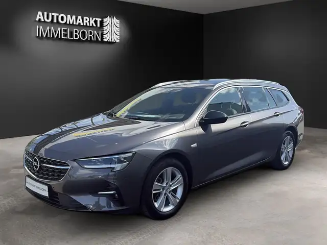 Opel Insignia view 4