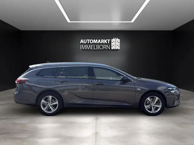 Opel Insignia view 8