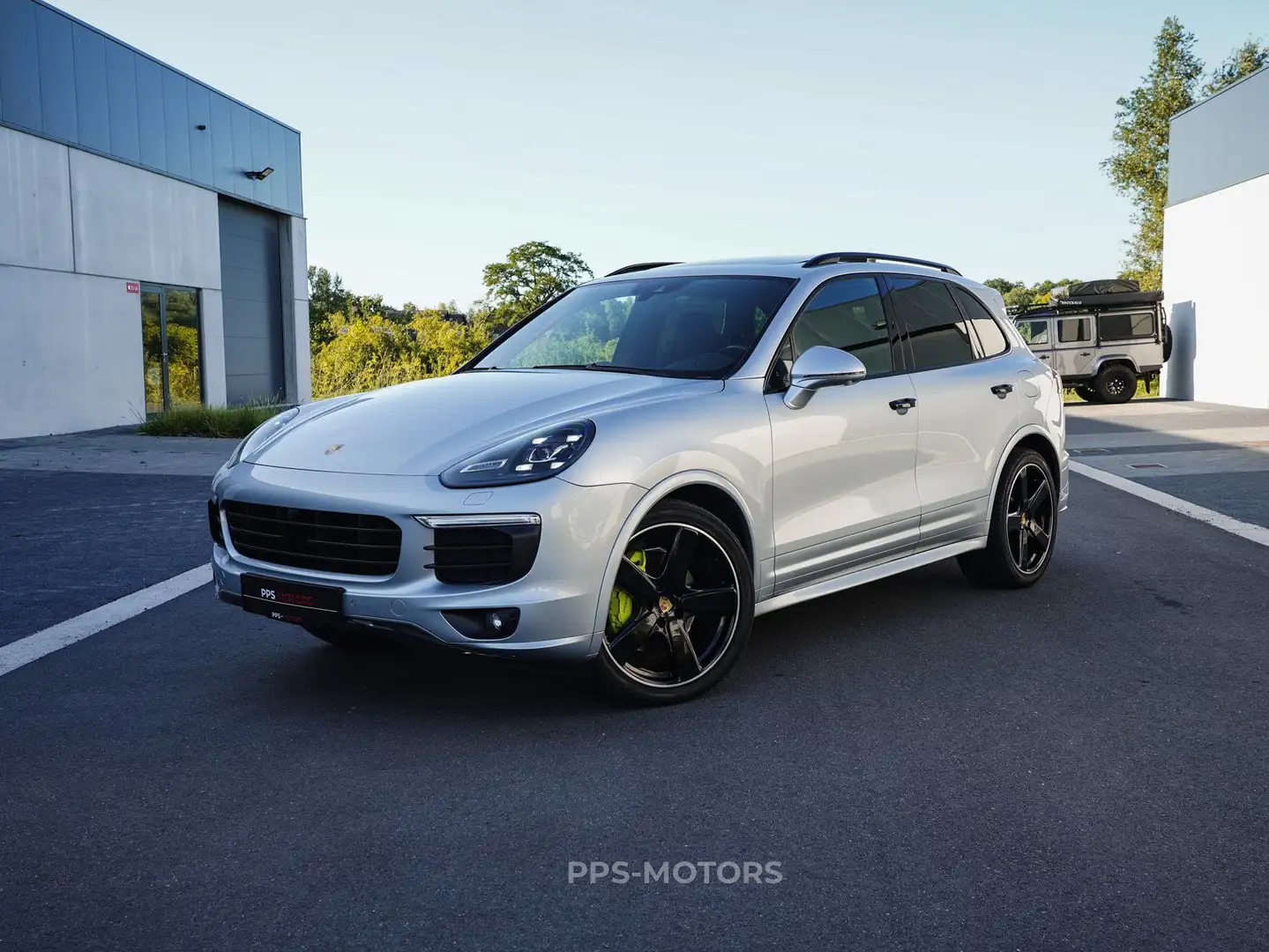 Porsche Cayenne Cayenne S E-Hybrid | FULL OPTION | MINT CONDITION! Zilver - 1