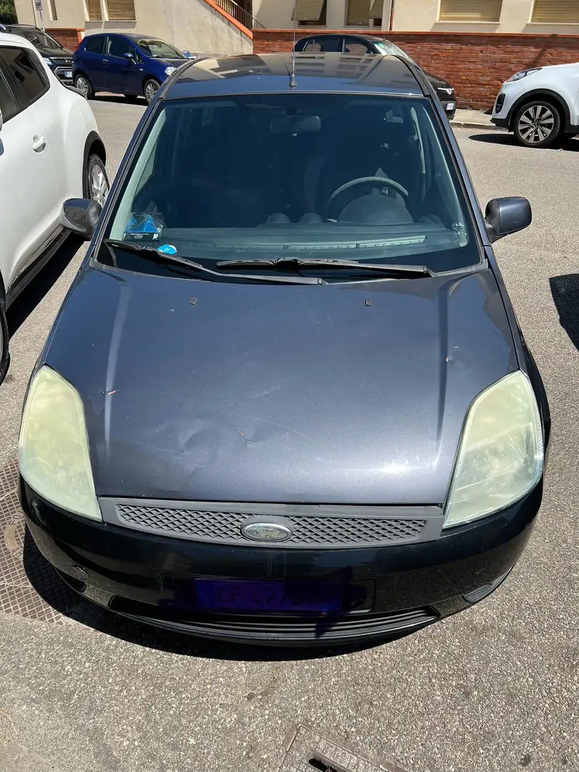 Ford Fiesta Futura 2 - 1