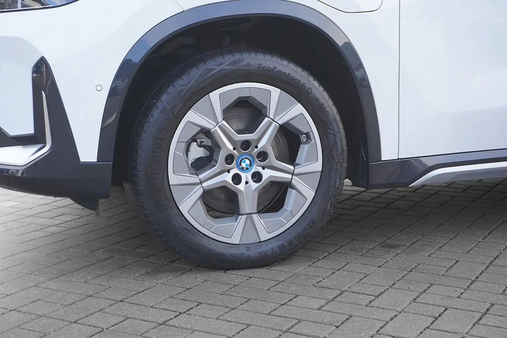 BMW X1 xDrive30e xLine Head-Up AHK 360Kamera eSitze Harma Weiß - 2