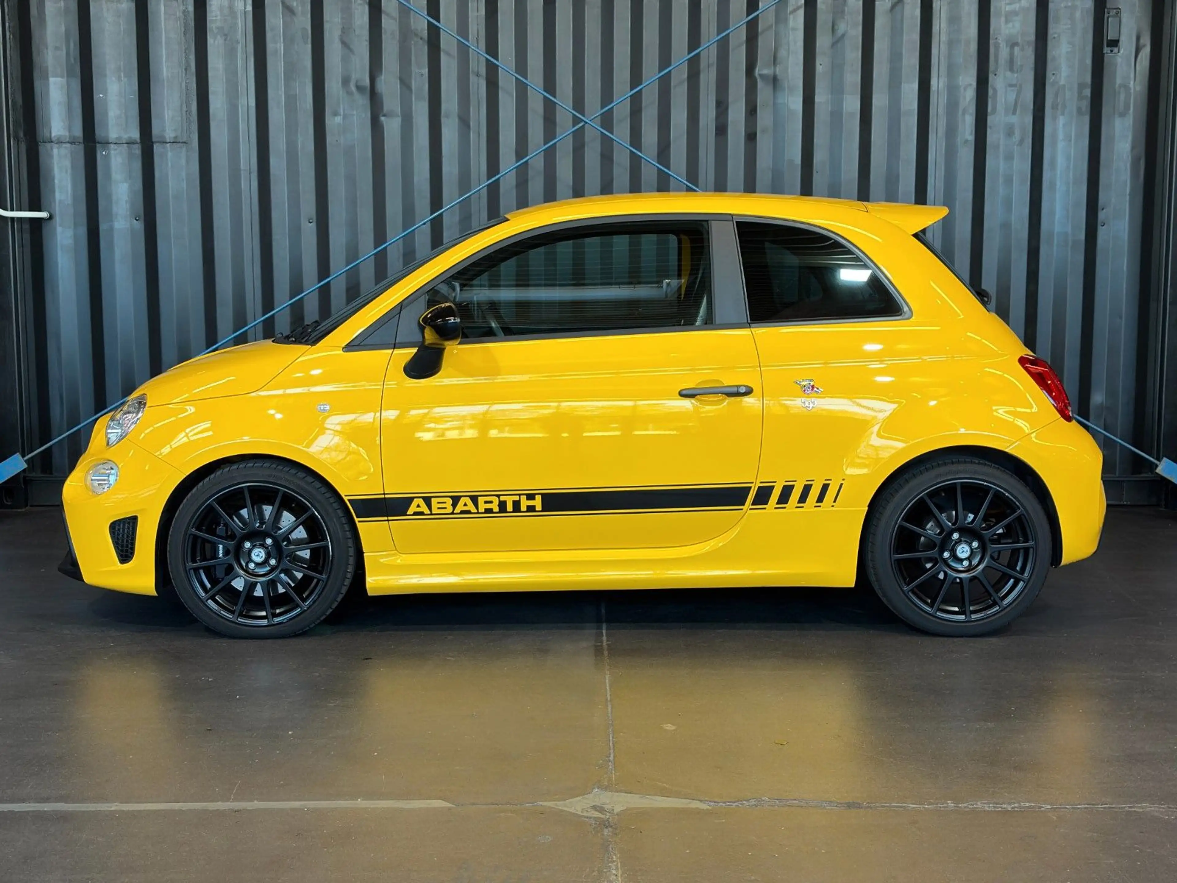 Abarth 595 Competizione (Brembo|Navi|Carbon) — photo 2