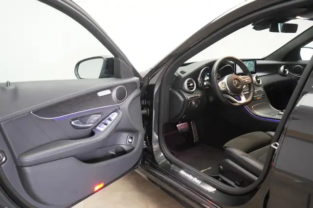 Mercedes-Benz 220 view 13