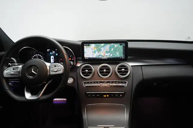 Mercedes-Benz 220 view 15