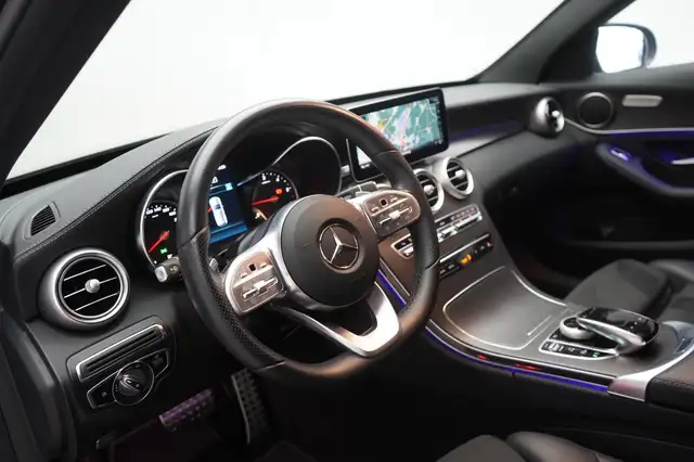 Mercedes-Benz 220 view 14