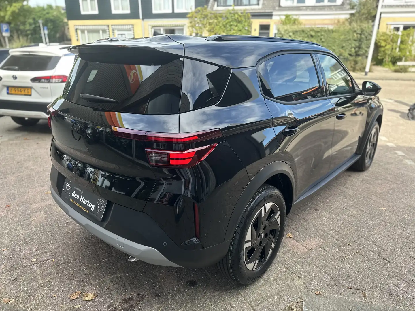 Opel Frontera 1.2 Turbo Hybrid GS 145pk 1250kg TREKGEWICHT Autom Schwarz - 2