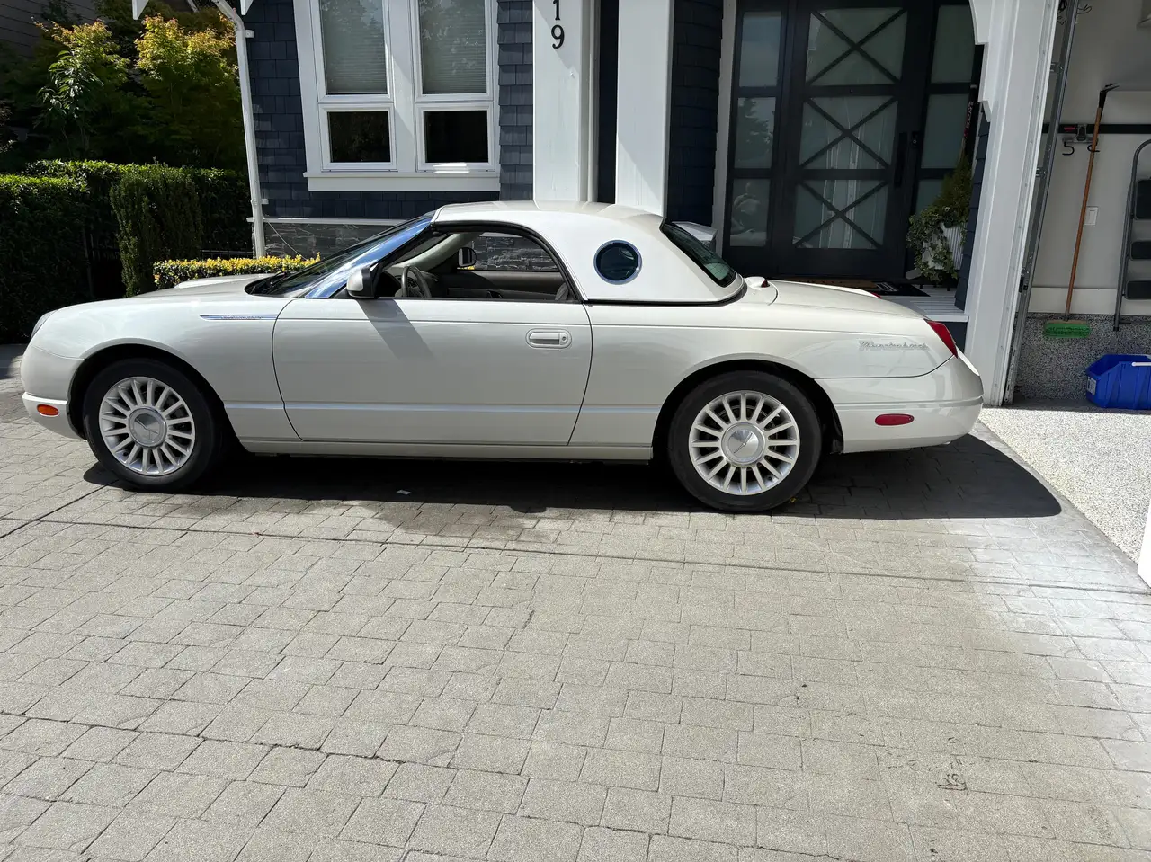 2005 Ford Thunderbird