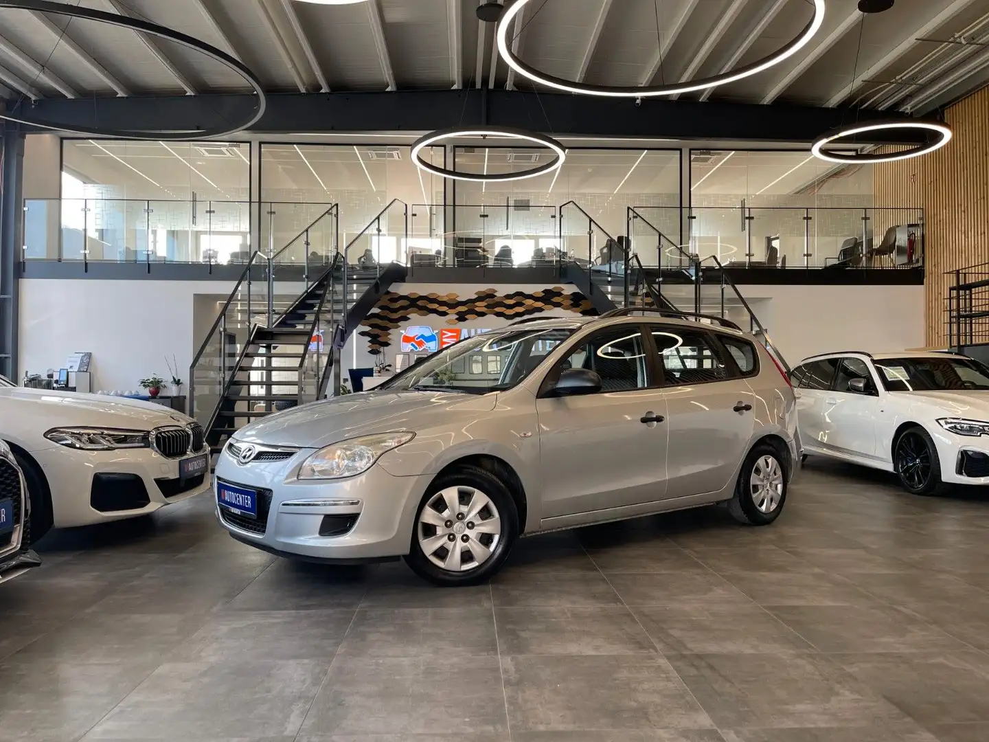 Hyundai i30 cw Classic *TÜV NEU*Klima*elek.Fensterheber* Silber - 1