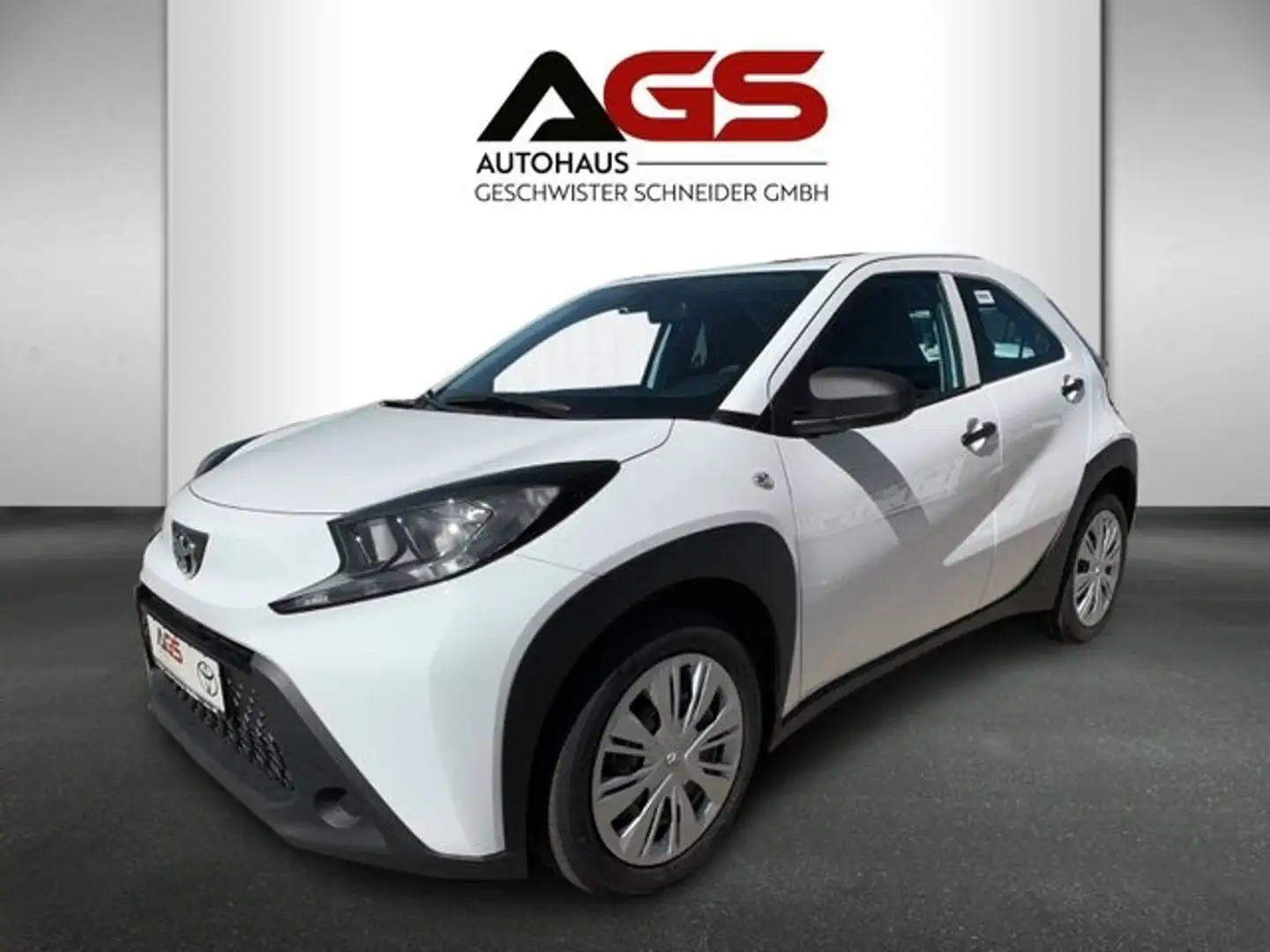 Toyota Aygo X 1.0-l-VVT-i + Multimedia Paket Bílá - 1