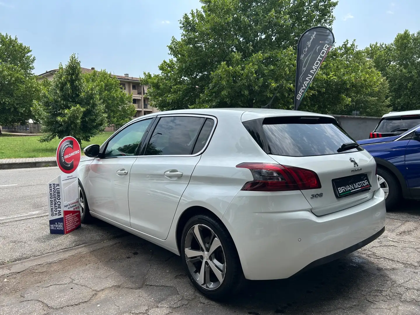 Peugeot 308 Peugeot 308 bluehdi 150S&S eat6 Allure Bianco - 2