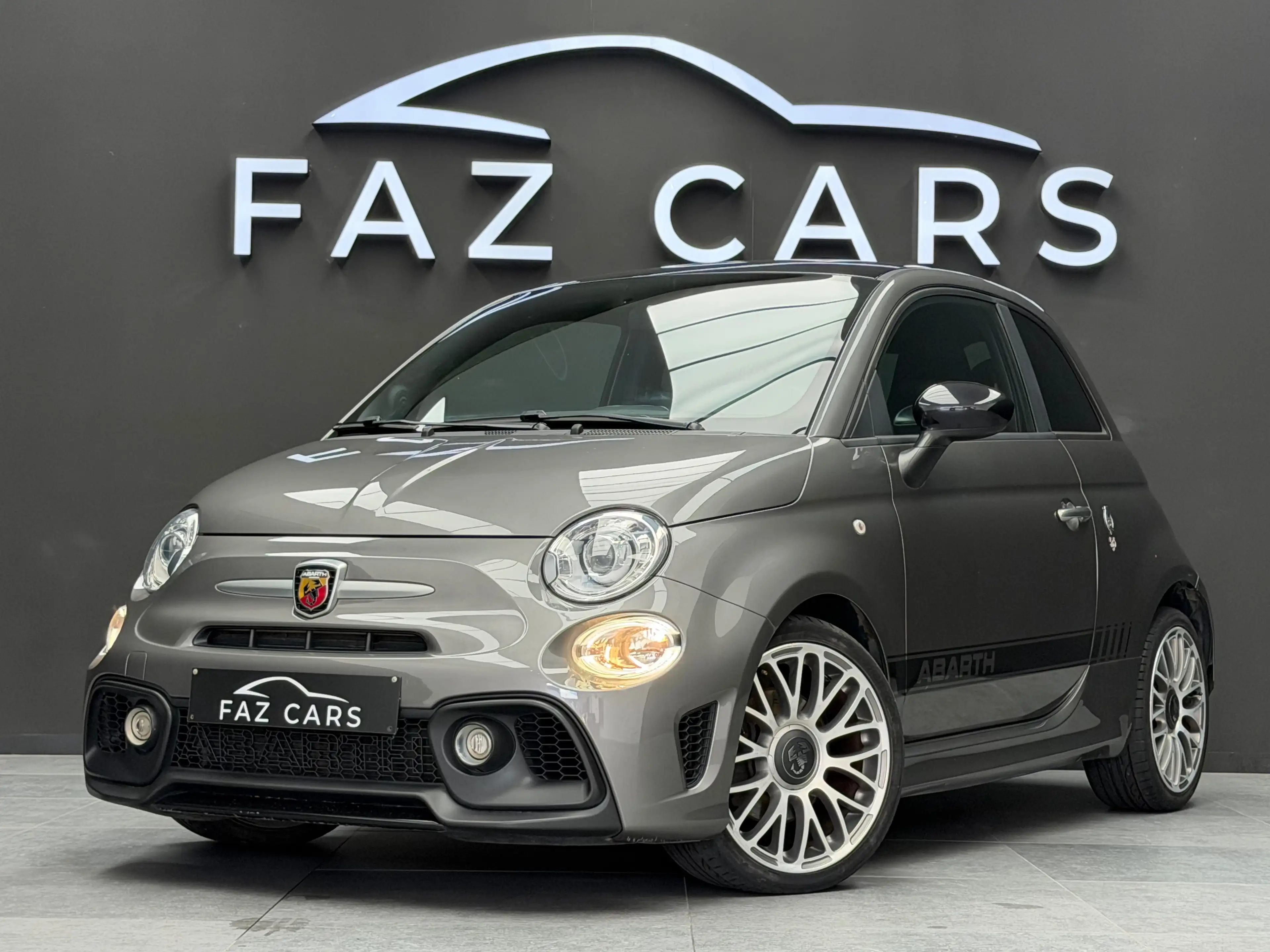 Fiat 595 Abarth 1.4 T-Jet * 1ER PROP + XENON + GPS + GARANTIE *