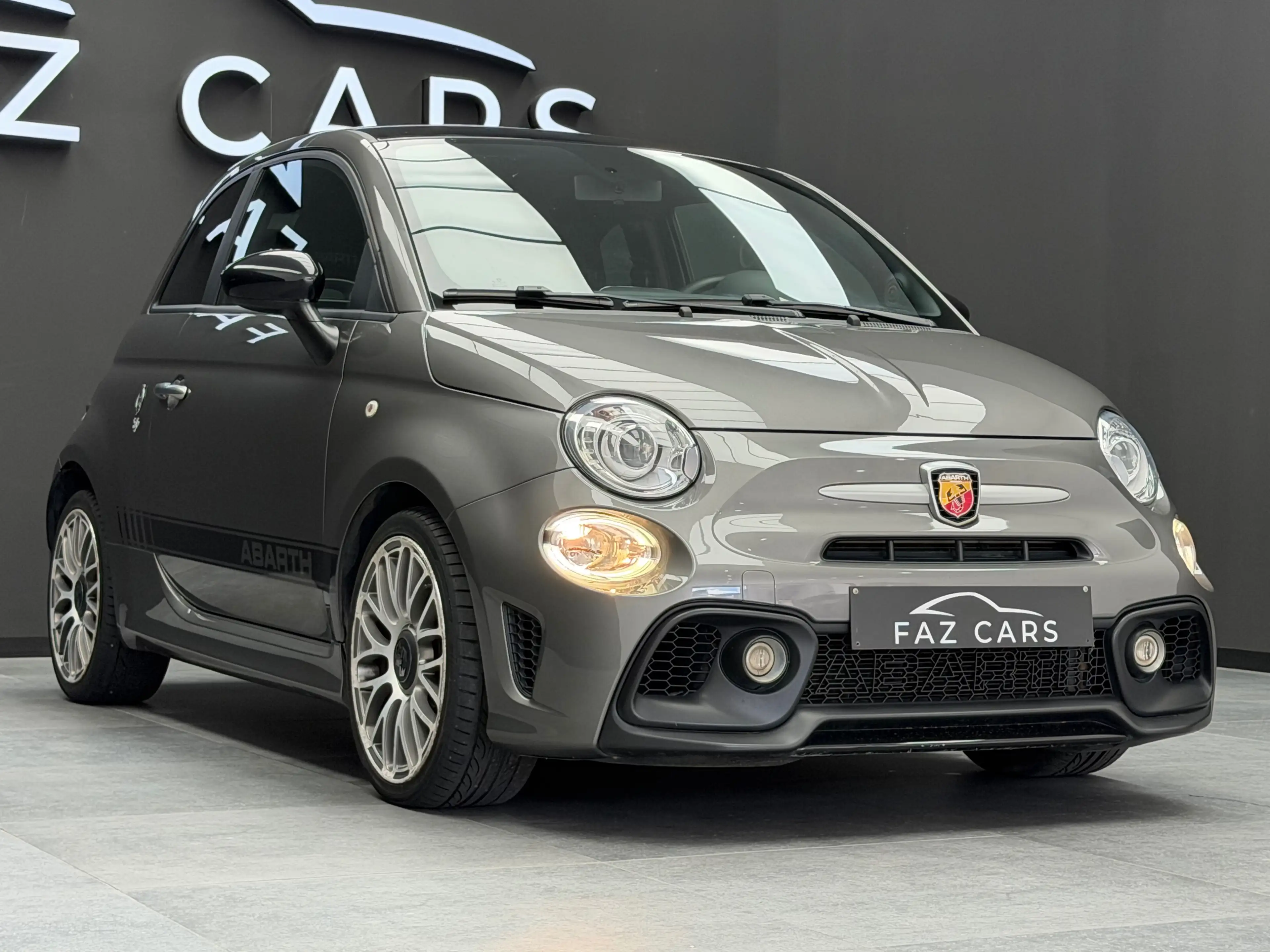 Fiat 595 Abarth 1.4 T-Jet * 1ER PROP + XENON + GPS + GARANTIE * — photo 4