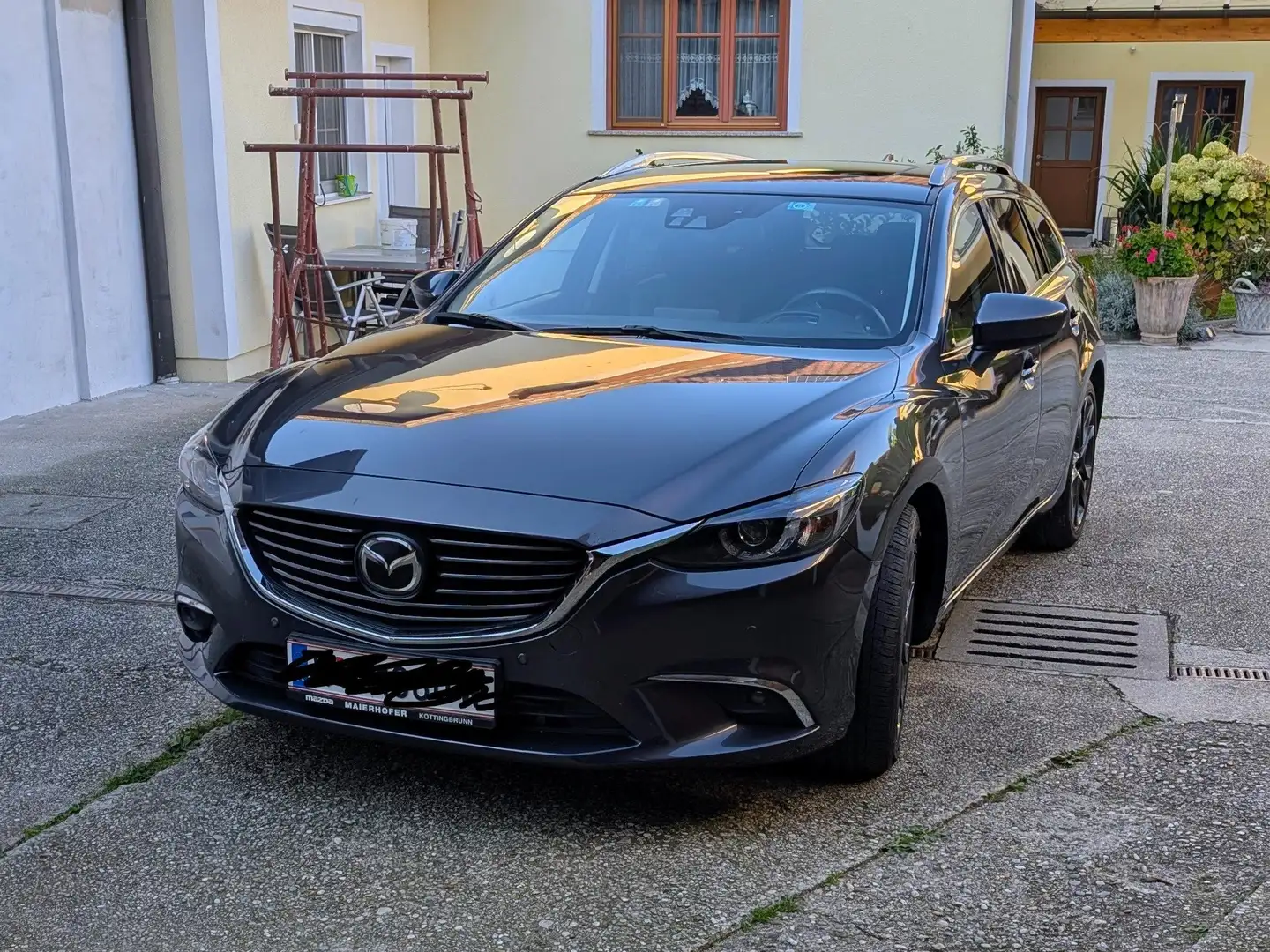Mazda 6 Mazda 6 Sport Combi CD175 Revolution Top Aut. Grau - 1