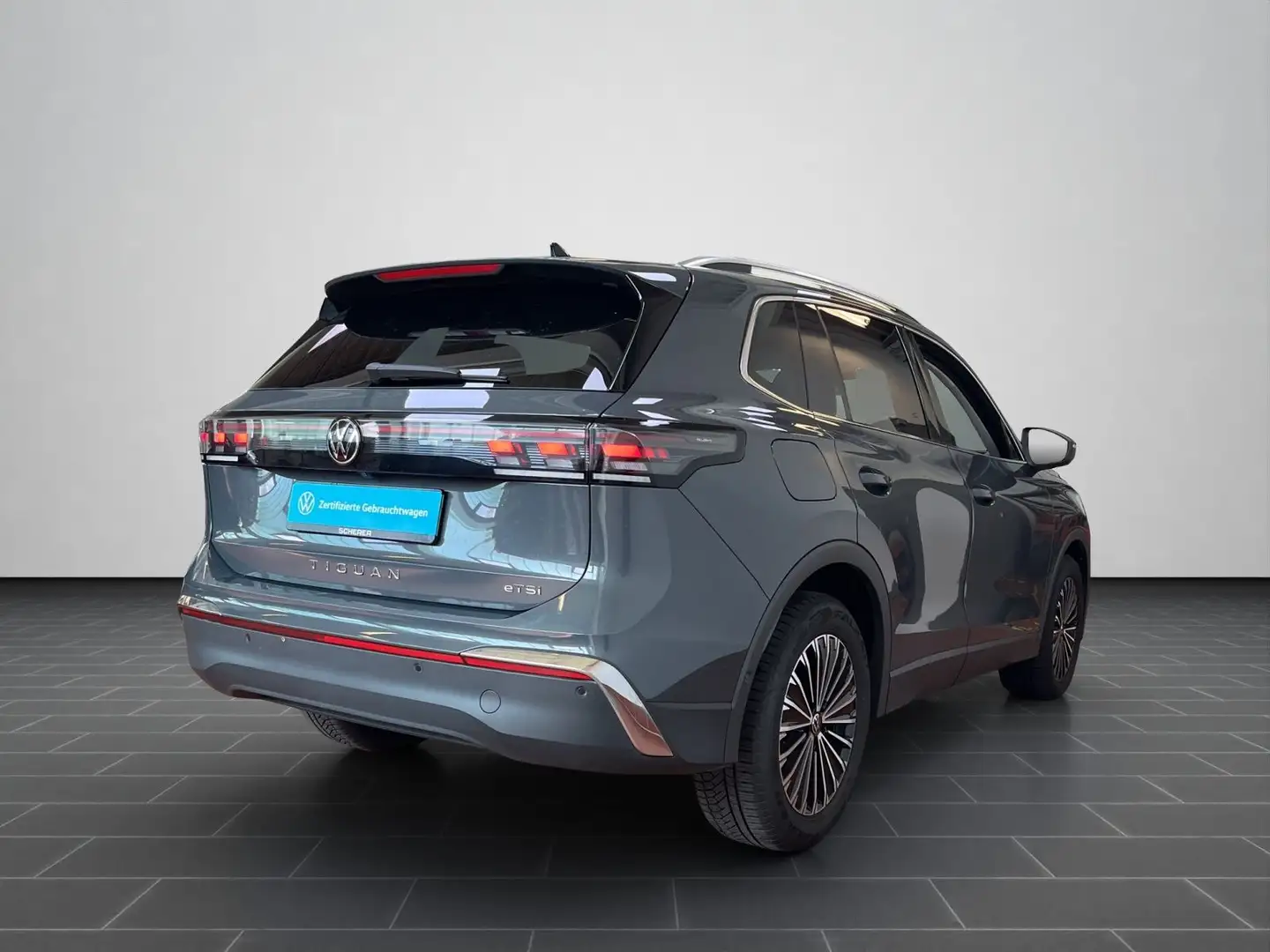 Volkswagen Tiguan Elegance 1.5 eTSI DSG IQ-Light,360°,H&K,A Grau - 2