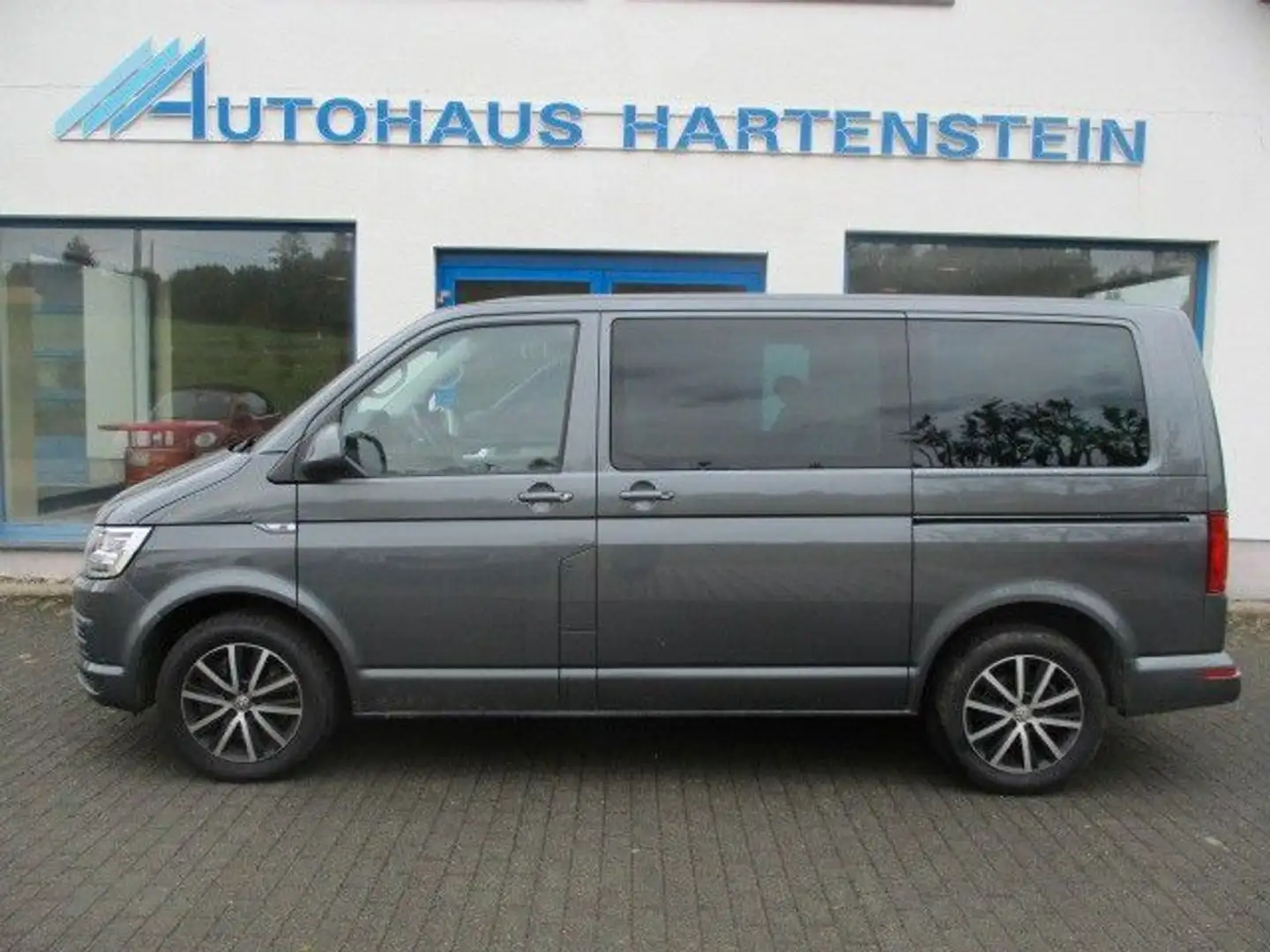 Volkswagen T6 Multivan 2.0TDI DSG 4Motion AHK LED Standh. Grau - 2
