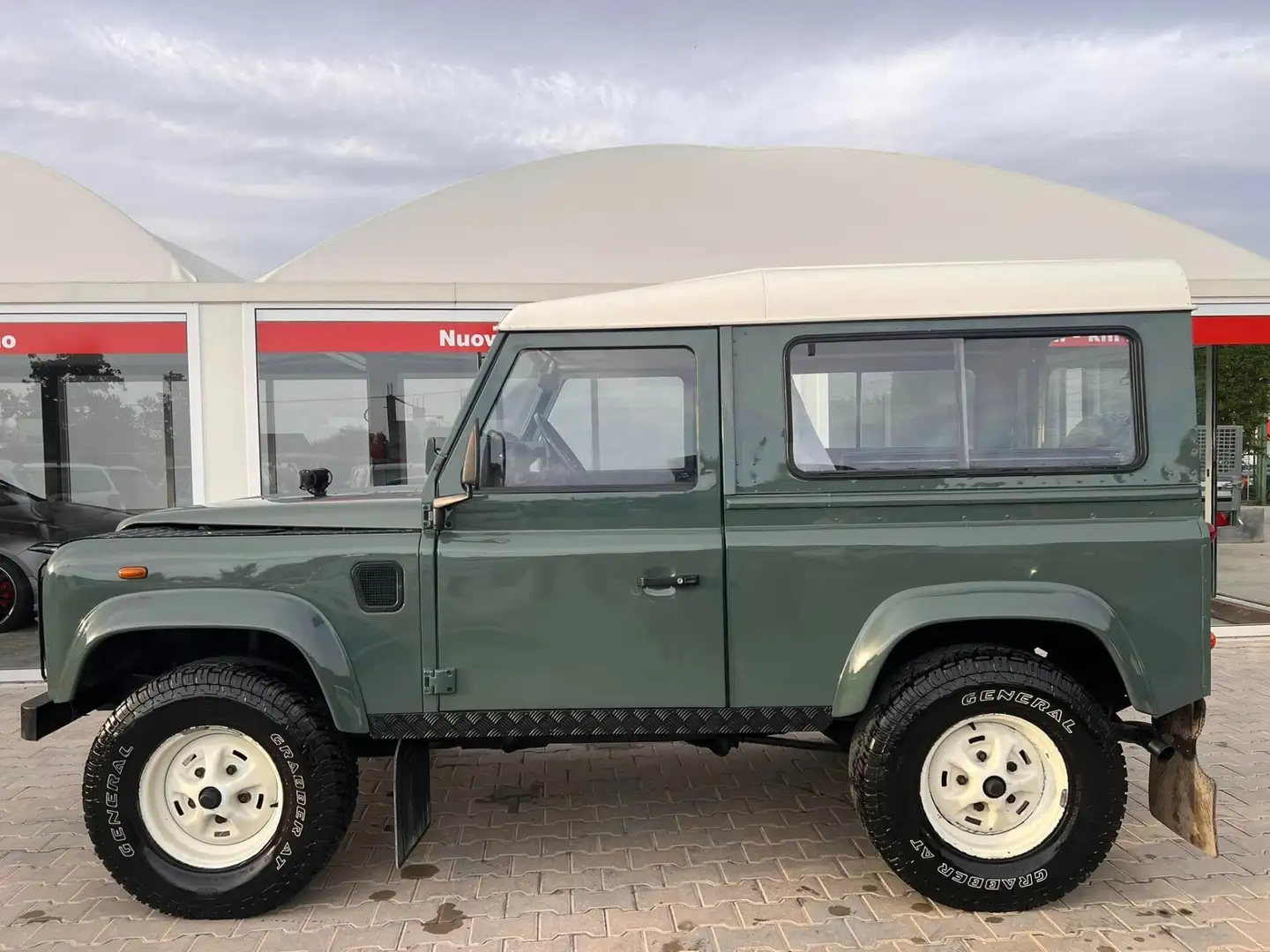 Land Rover Defender 90 diesel Hard-top Verde - 2