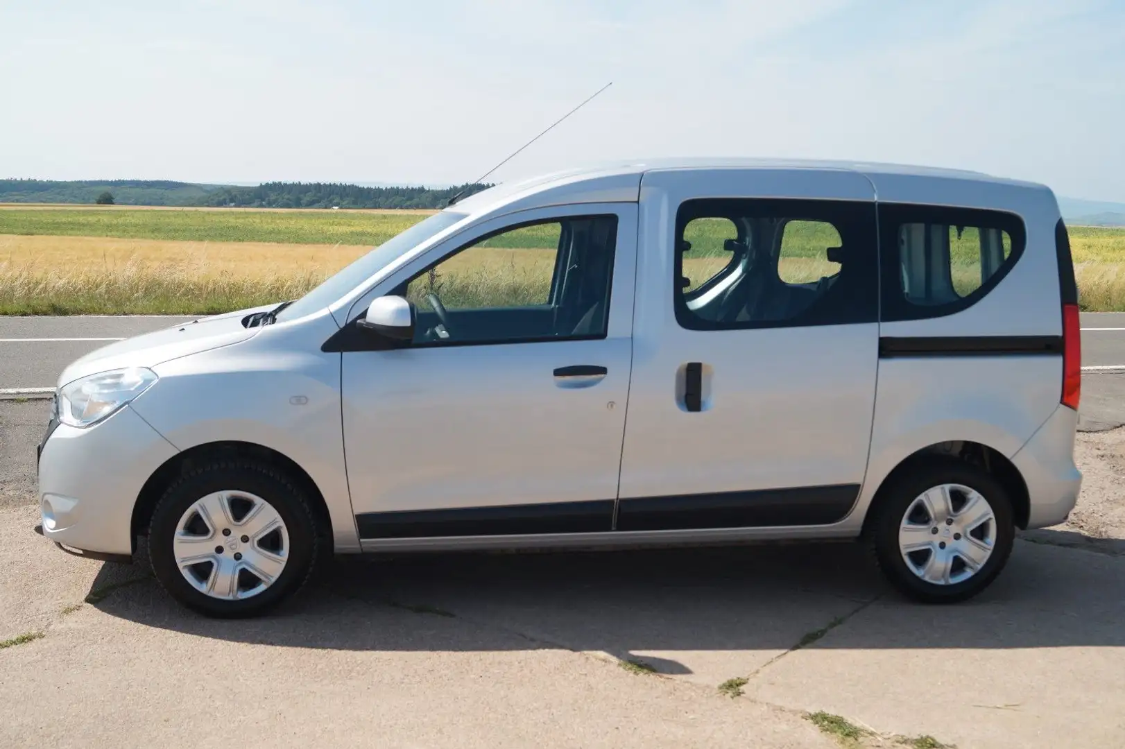 Dacia Dokker Comfort +Klima+AHK+PDC+ Silber - 2