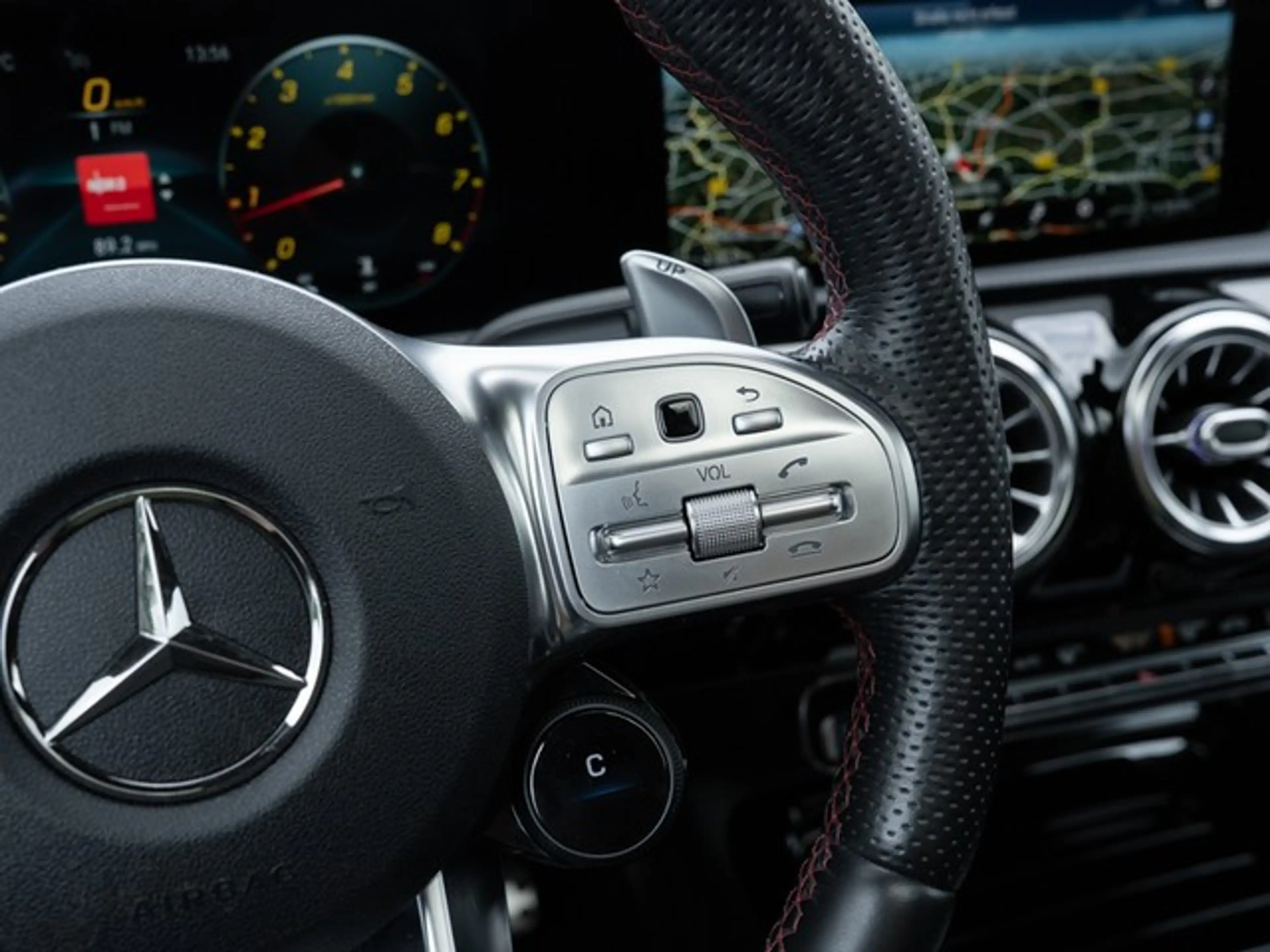 Mercedes-Benz CLA 45 AMG Shooting Brake 4Matic+ BURMESTER+PANO+MATRIX — photo 12