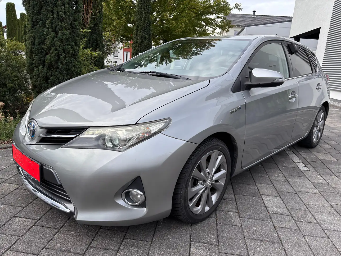 Toyota Auris Hybrid Life+ AHK Gris - 1