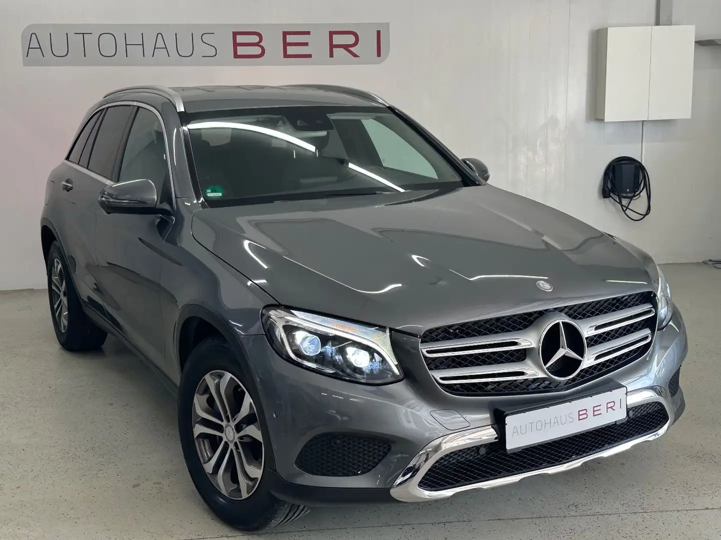 Mercedes-Benz GLC 220 d 4Matic*AHK*Kamera*ILS Grau - 1