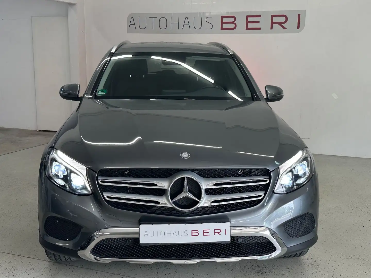 Mercedes-Benz GLC 220 d 4Matic*AHK*Kamera*ILS Grau - 2