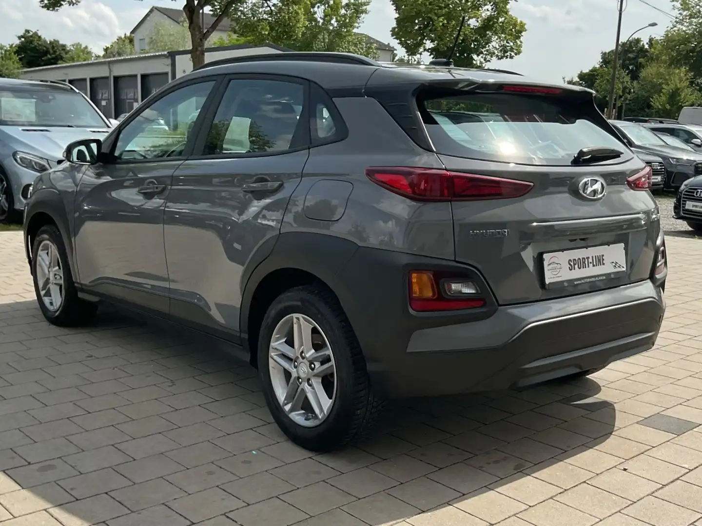 Hyundai KONA Select 2WD SHZ Alu DAB RFK Klima Spurhalte Gris - 2