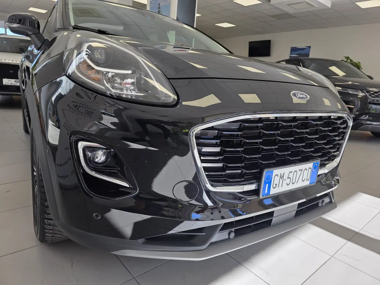 Ford Puma 1.0 ecoboost Titanium s Zwart - 2