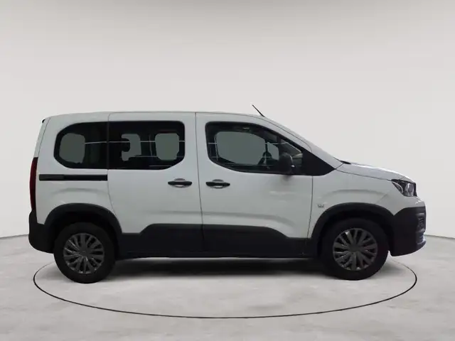 Peugeot Rifter view 3