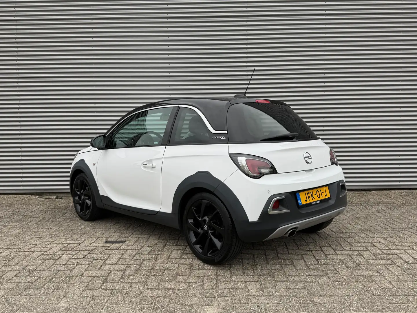 Opel Adam 1.2 Rocks | Carplay | Climate control | Stoelverwa Wit - 2