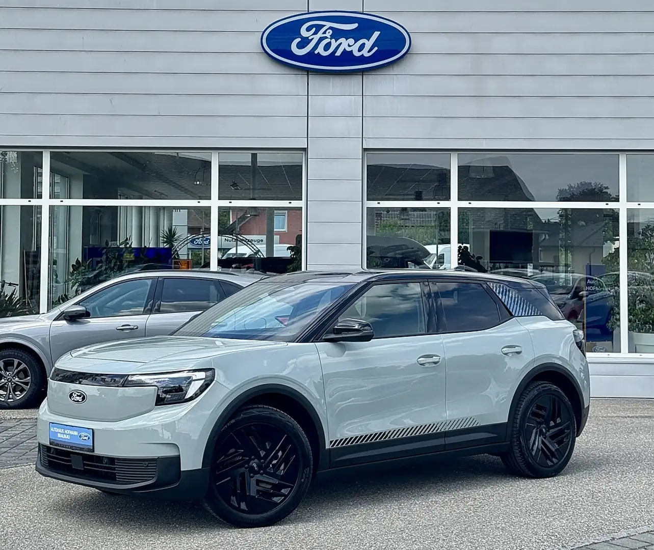Ford Explorer Elektro 79kWh Collection Grau - 1