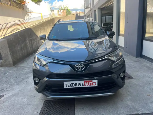 Toyota RAV4 Rav4 IV 2016 2.0 d-4d Style 2wd mt