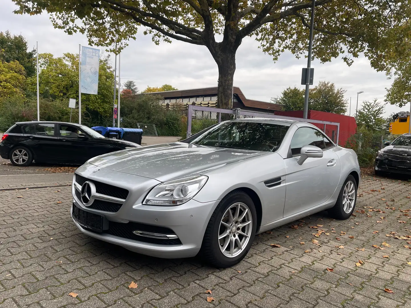 Mercedes-Benz SLK 200 Roadster BlueEfficiency, Navi, Leder Grau - 1