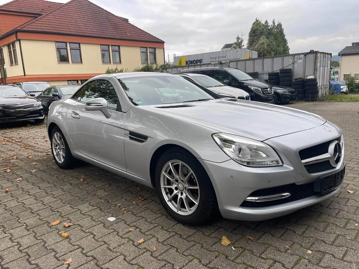 Mercedes-Benz SLK 200 Roadster BlueEfficiency, Navi, Leder Grau - 2