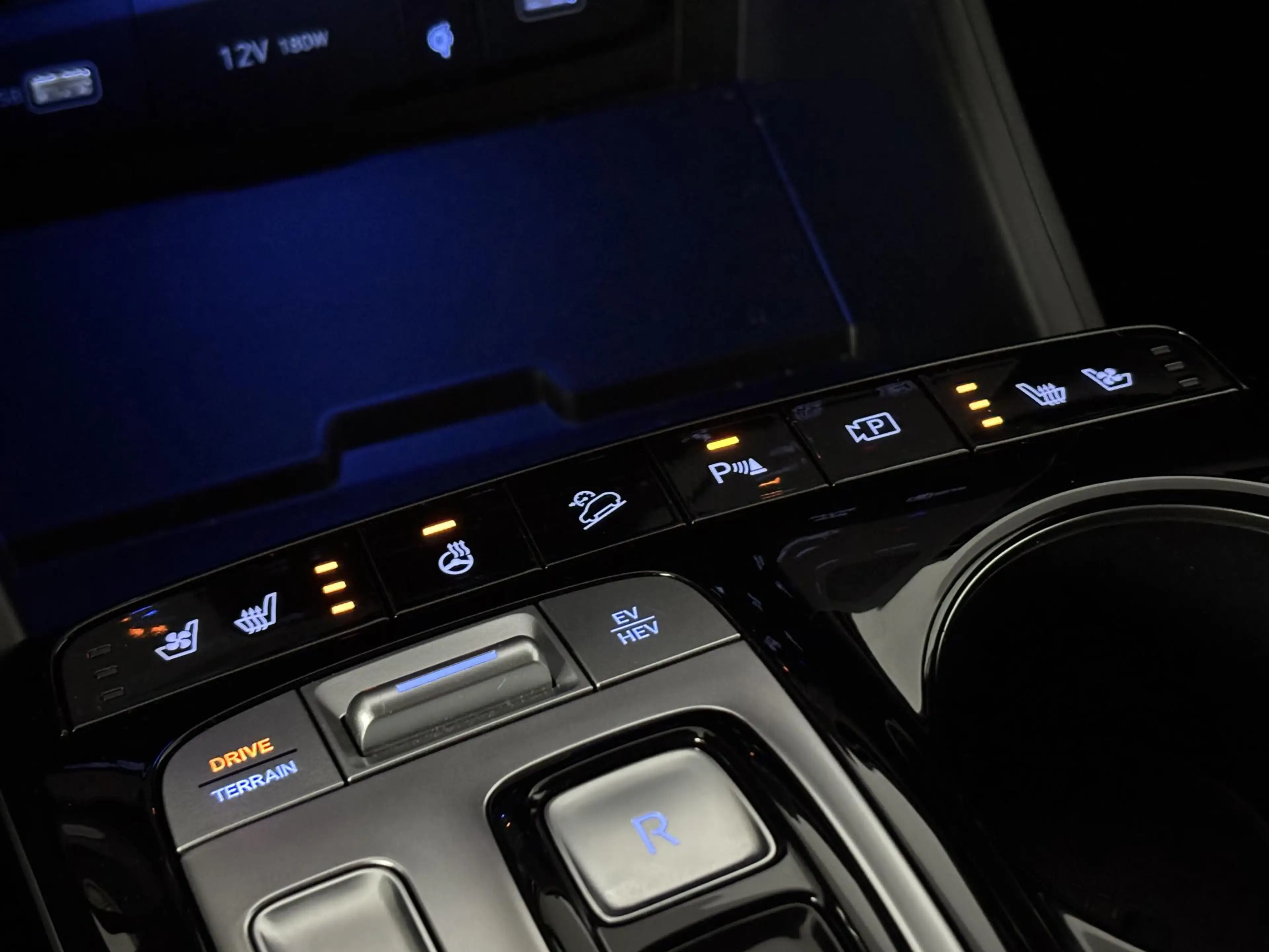 Hyundai TUCSON 1.6 T-GDI PHEV Premium 4WD — photo 38