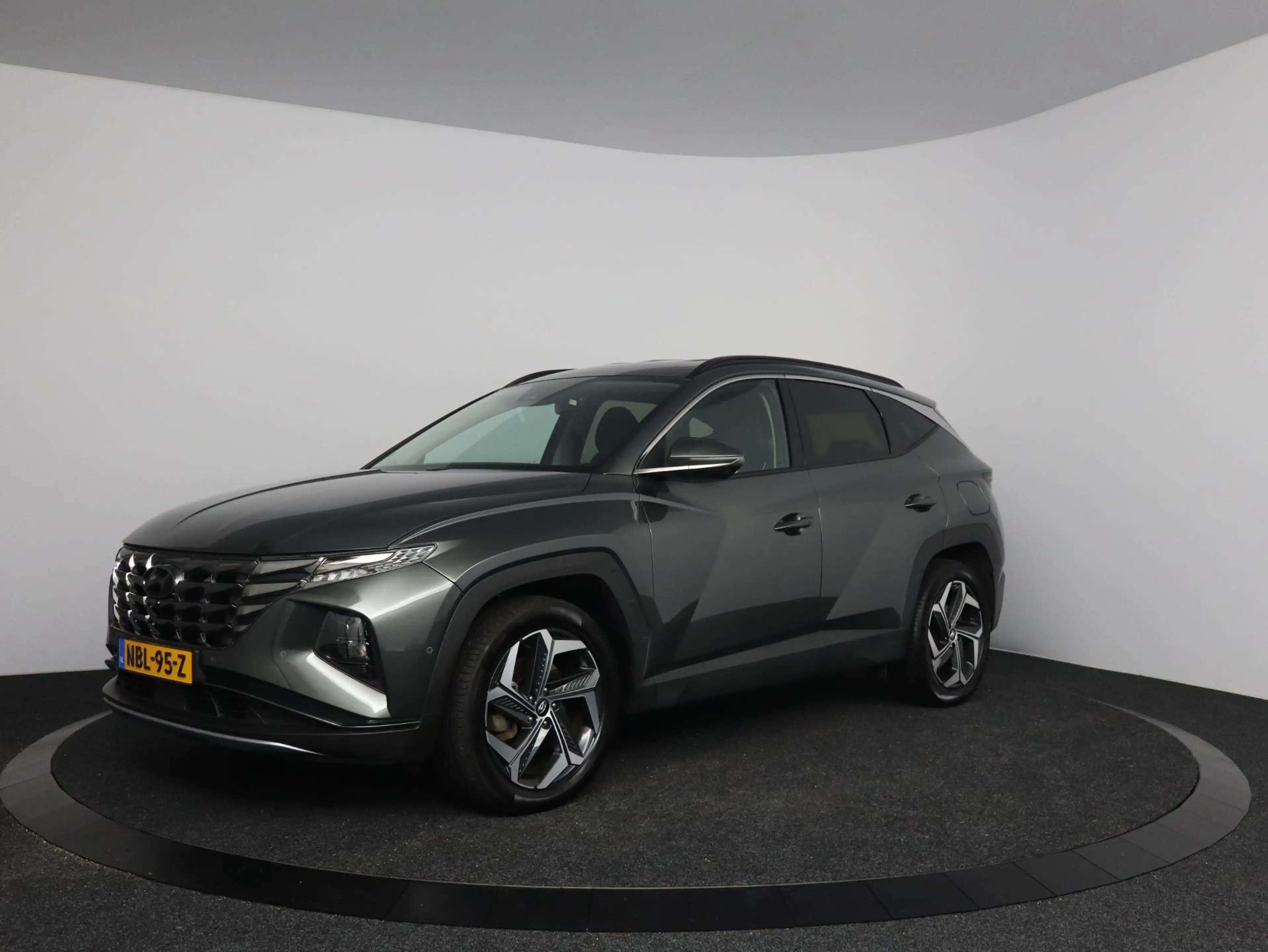 Hyundai TUCSON 1.6 T-GDI PHEV Premium 4WD — photo 4