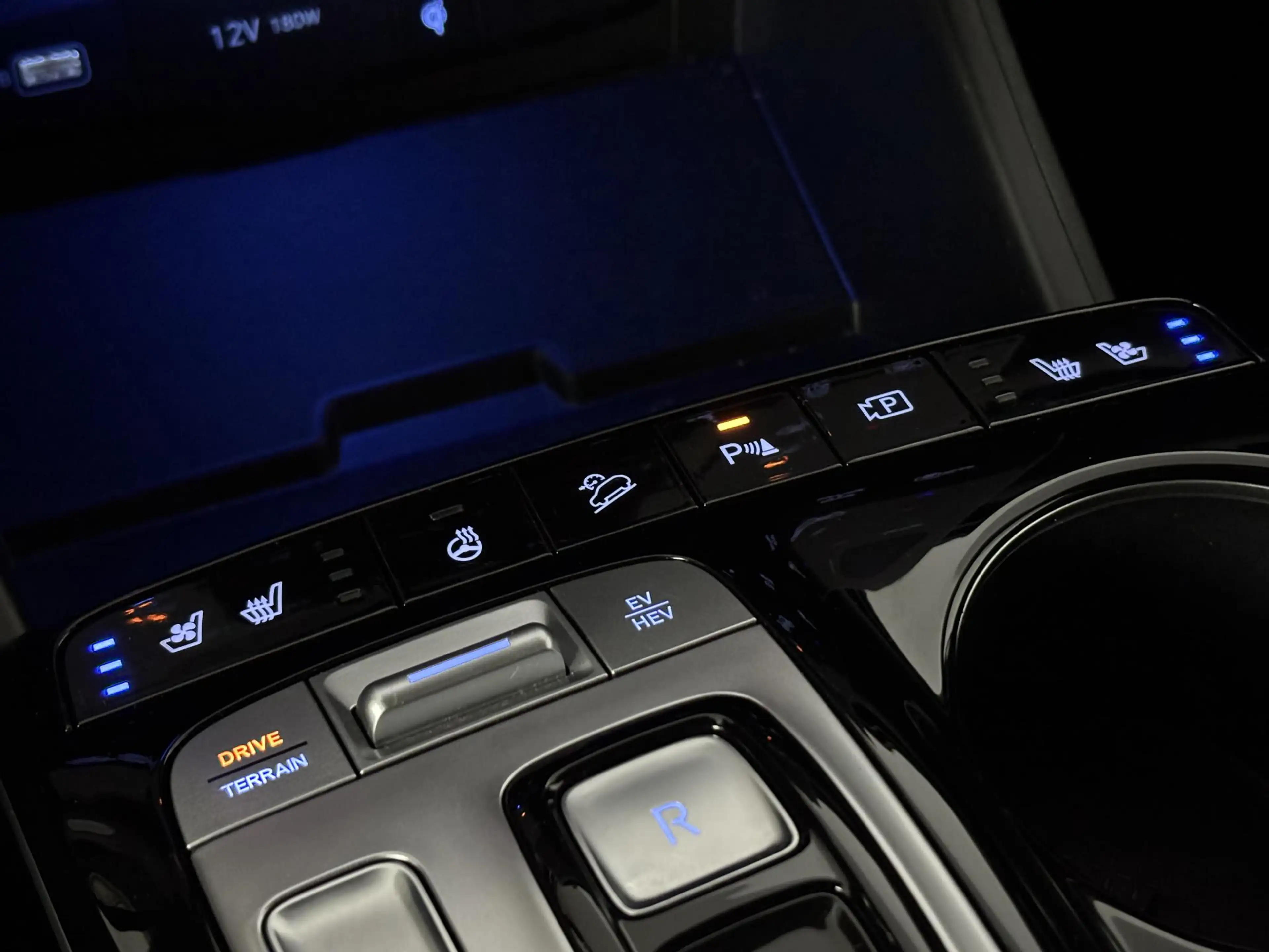 Hyundai TUCSON 1.6 T-GDI PHEV Premium 4WD — photo 39