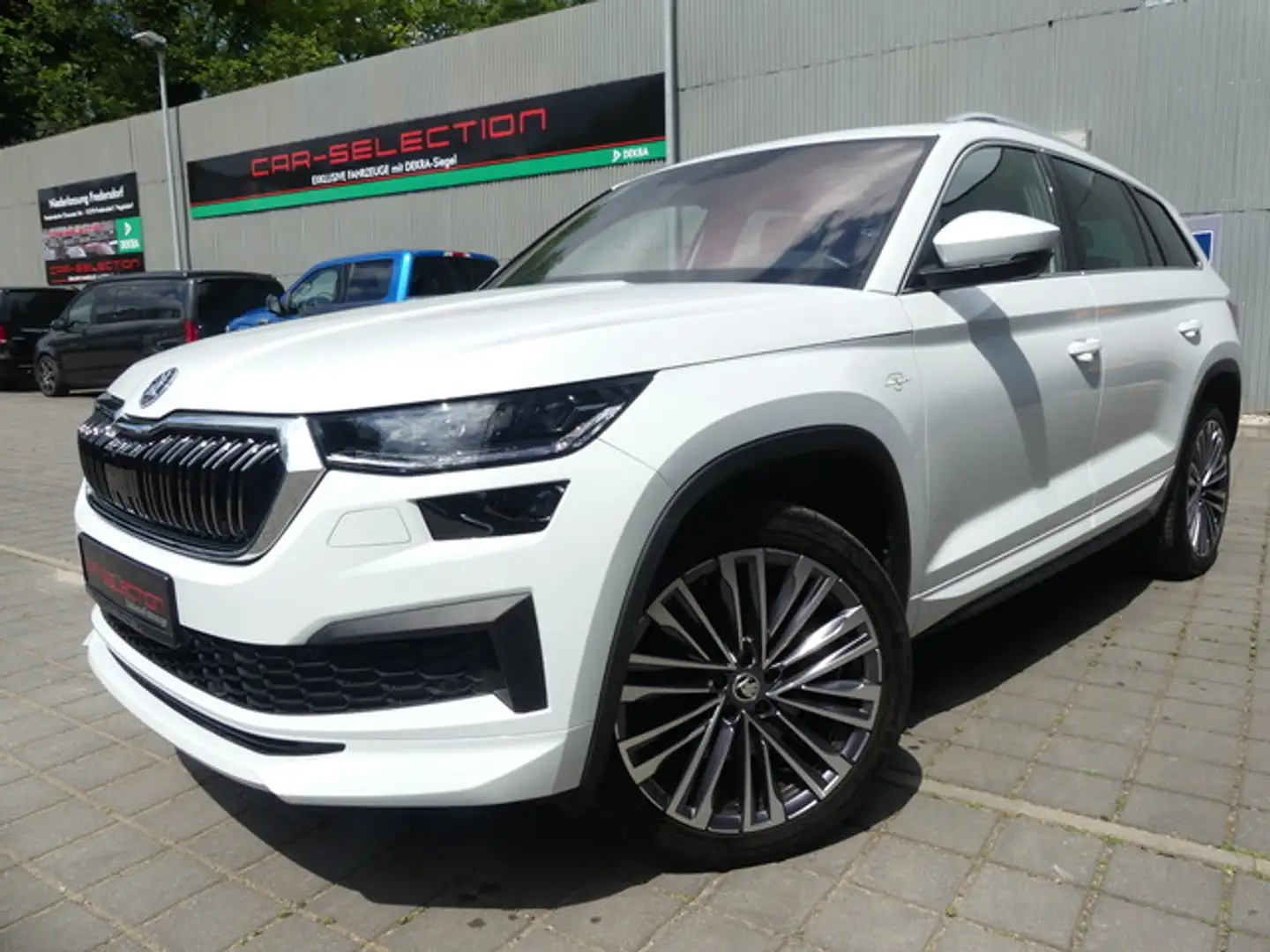 Skoda Kodiaq 2.0 TDi L&K 4x4 7SITZE/PANO/STHZ/AHK/KAM Weiß - 2